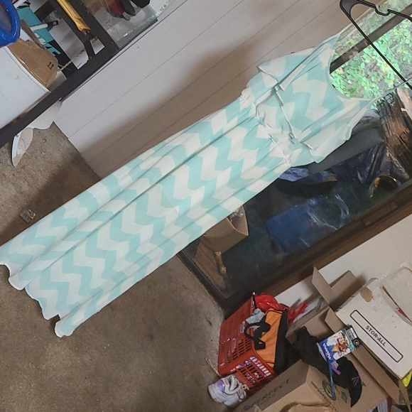 Dress - Picture 3 of 3